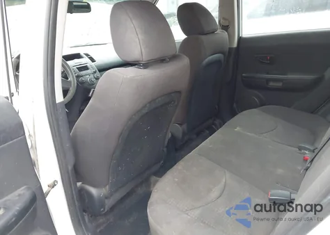 2011 Kia Soul z USA, uszkodzony, nr VIN KNDJT2A17B7268388